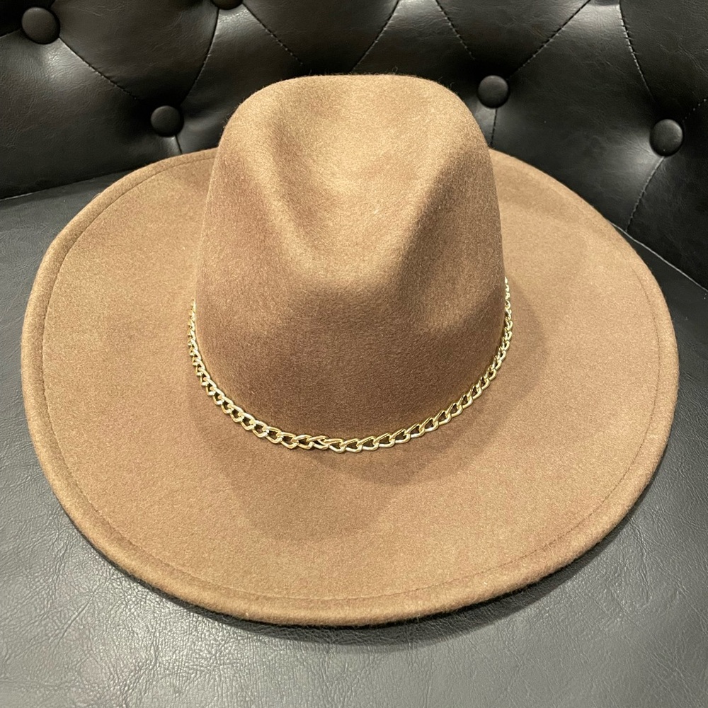 Steve Madden dark olive felted wool metal chain trimmed fedora.
